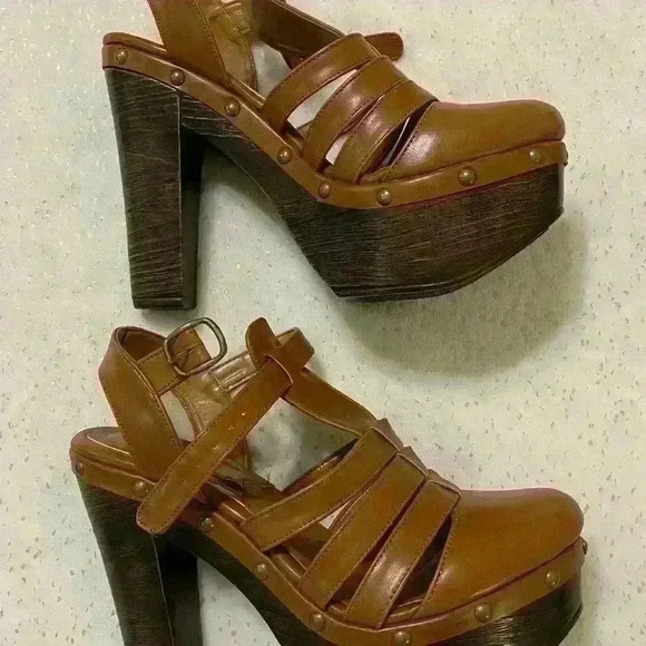 Mundo Terra Women’s Heels Size (8) Camel - Picture 7 of 8